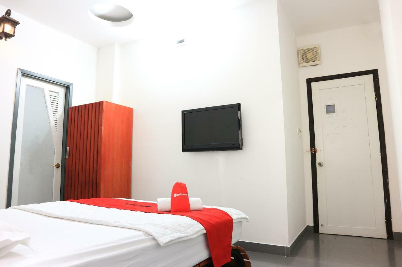 Отель Reddoorz Near Gia Dinh International Hospital Хошимин Экстерьер фото