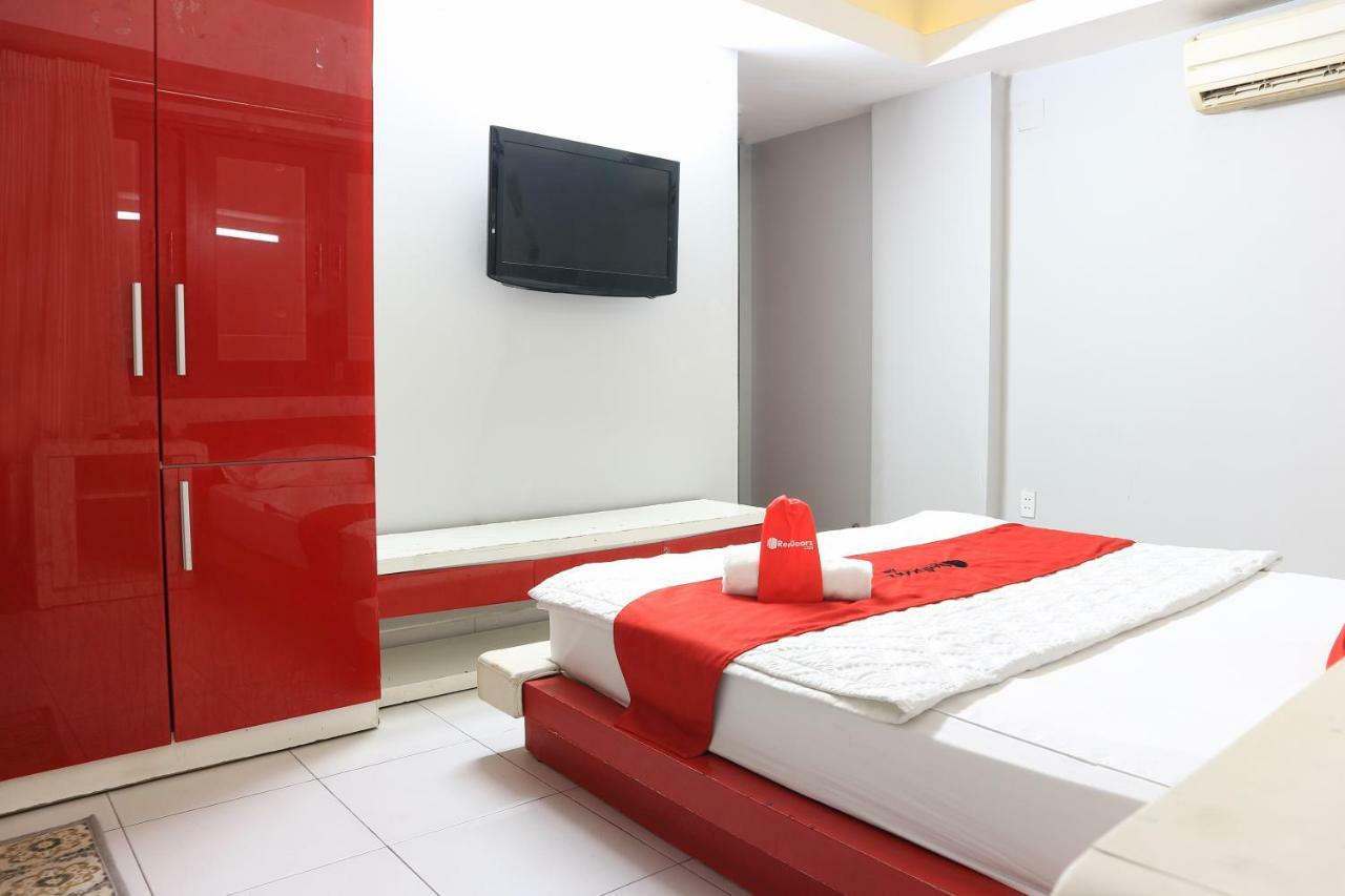 Отель Reddoorz Near Gia Dinh International Hospital Хошимин Экстерьер фото