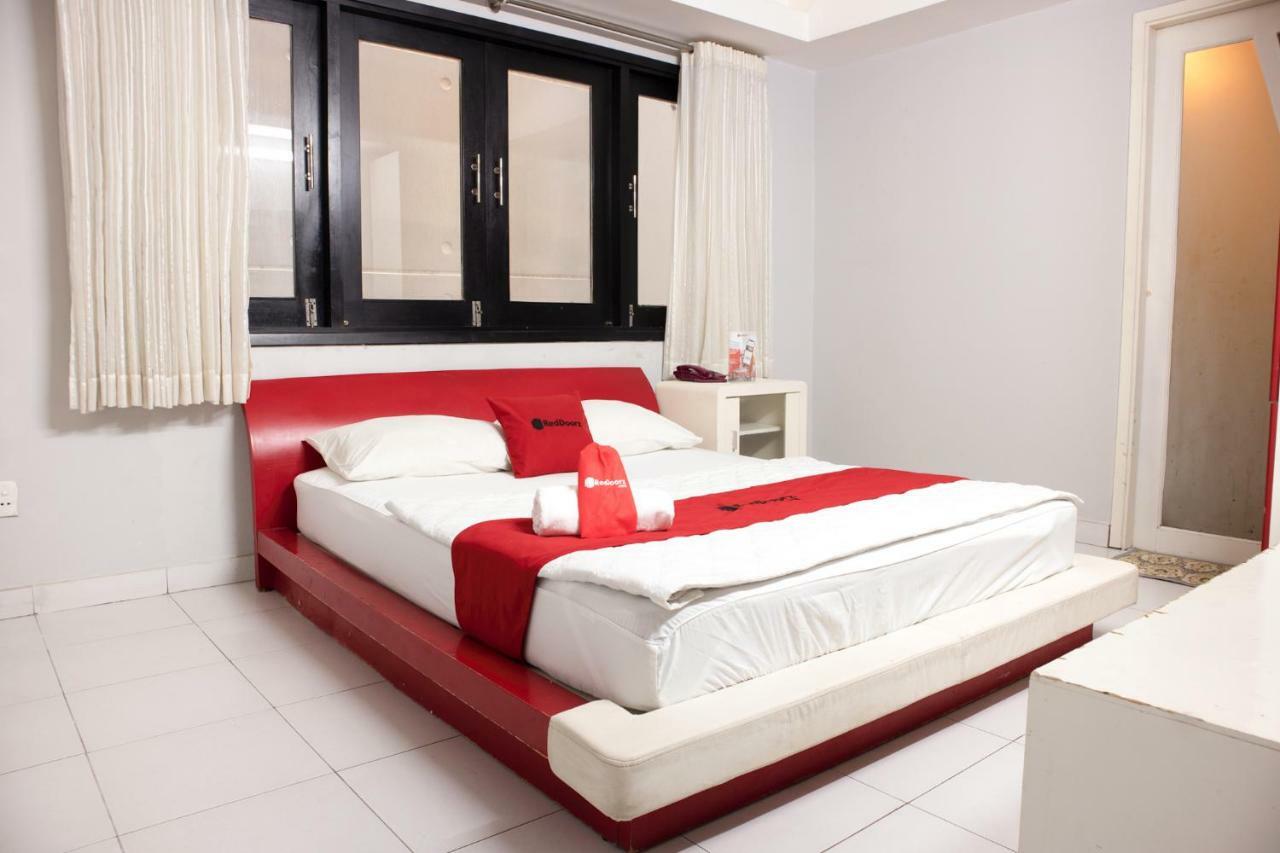 Отель Reddoorz Near Gia Dinh International Hospital Хошимин Экстерьер фото