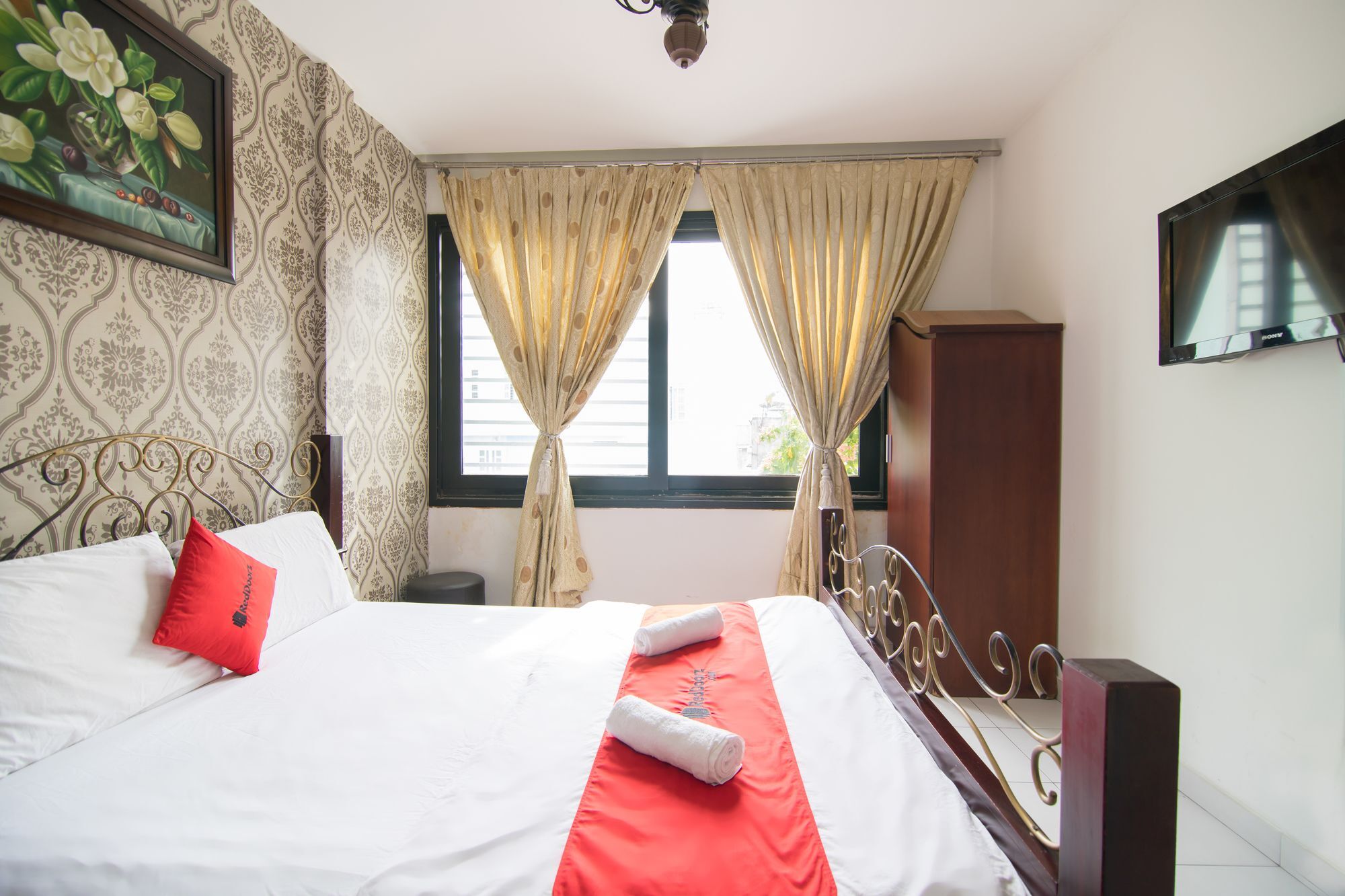 Отель Reddoorz Near Gia Dinh International Hospital Хошимин Экстерьер фото
